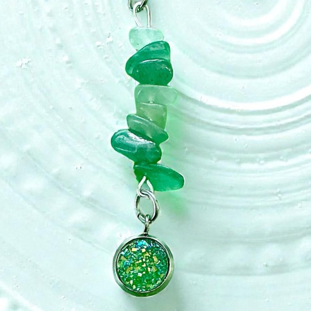 🆕 Green Aventurine Gemstone and Crystal Pendant Necklace